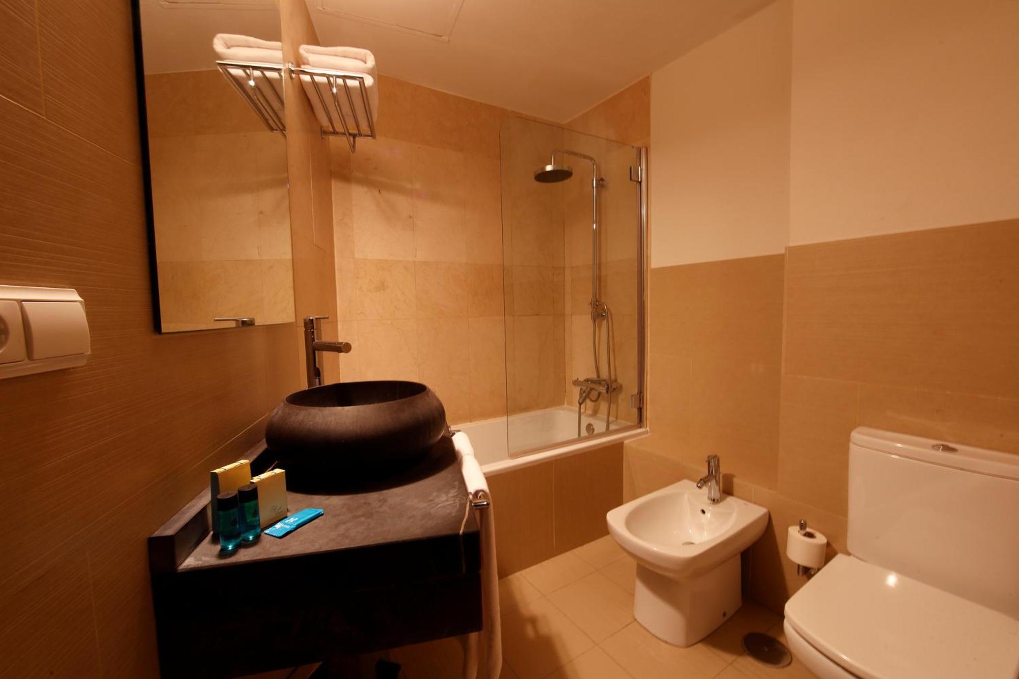 twin room,1556218717:JPEG